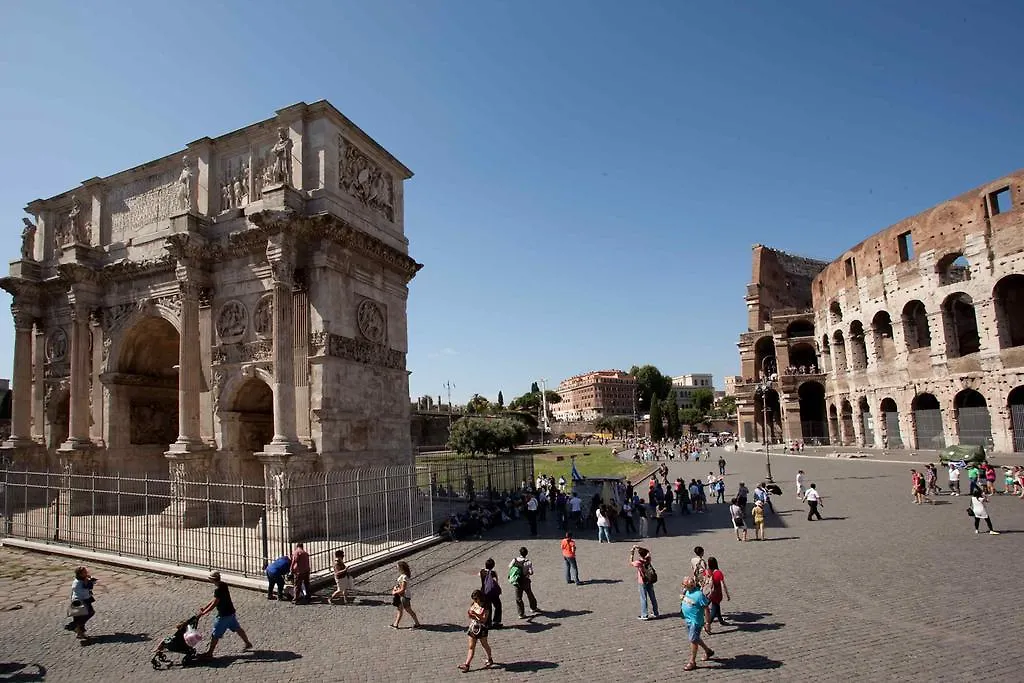 Colosseum Secret Apartment Rome