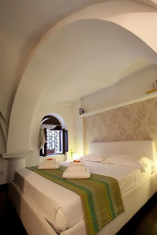 Colosseum Secret Apartment Rome